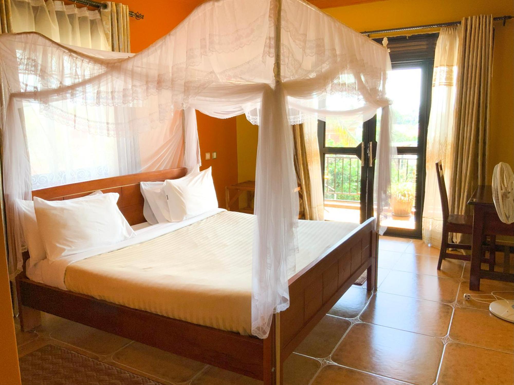 Hendo Hotel Entebbe Exterior foto