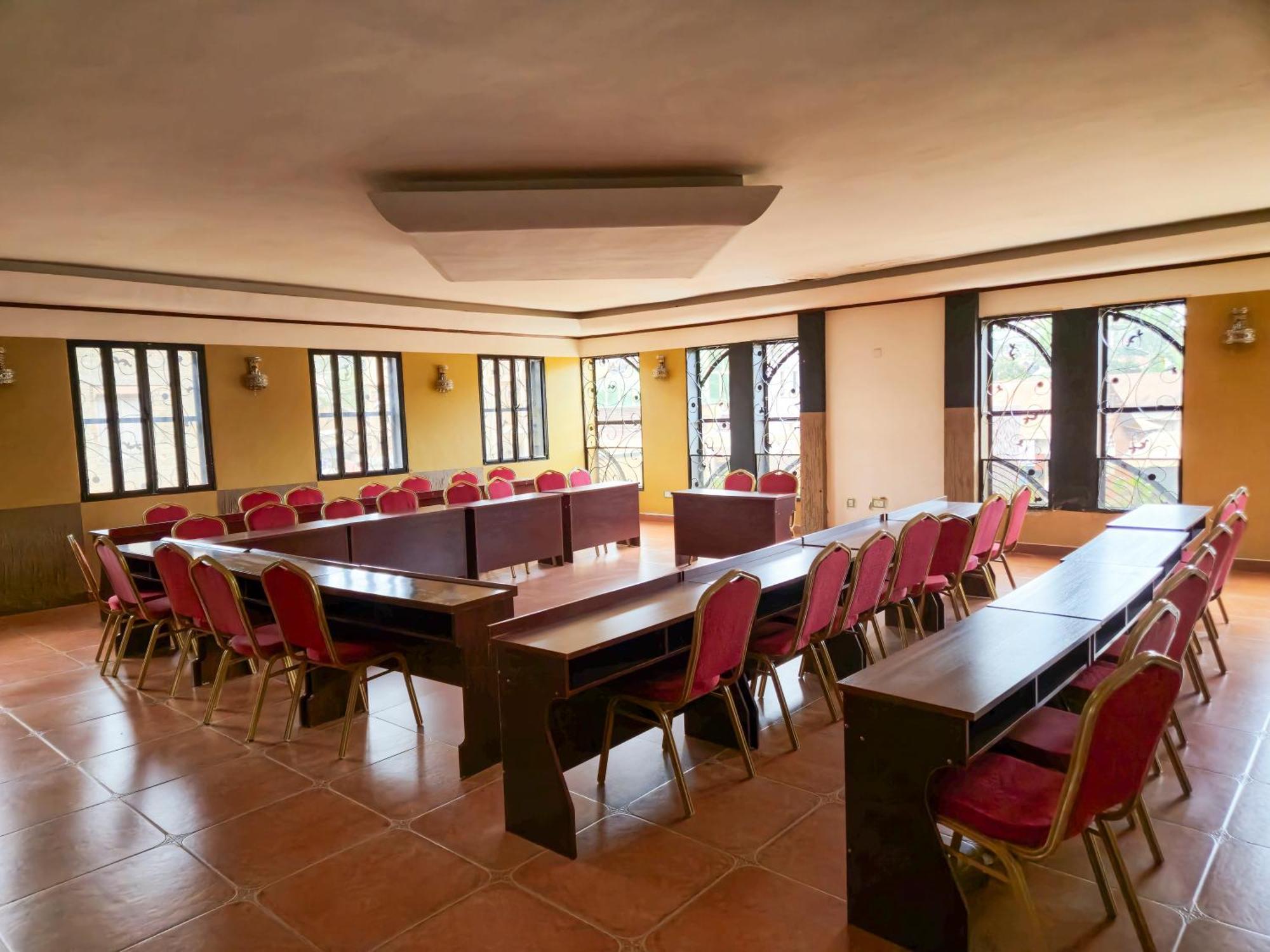 Hendo Hotel Entebbe Exterior foto
