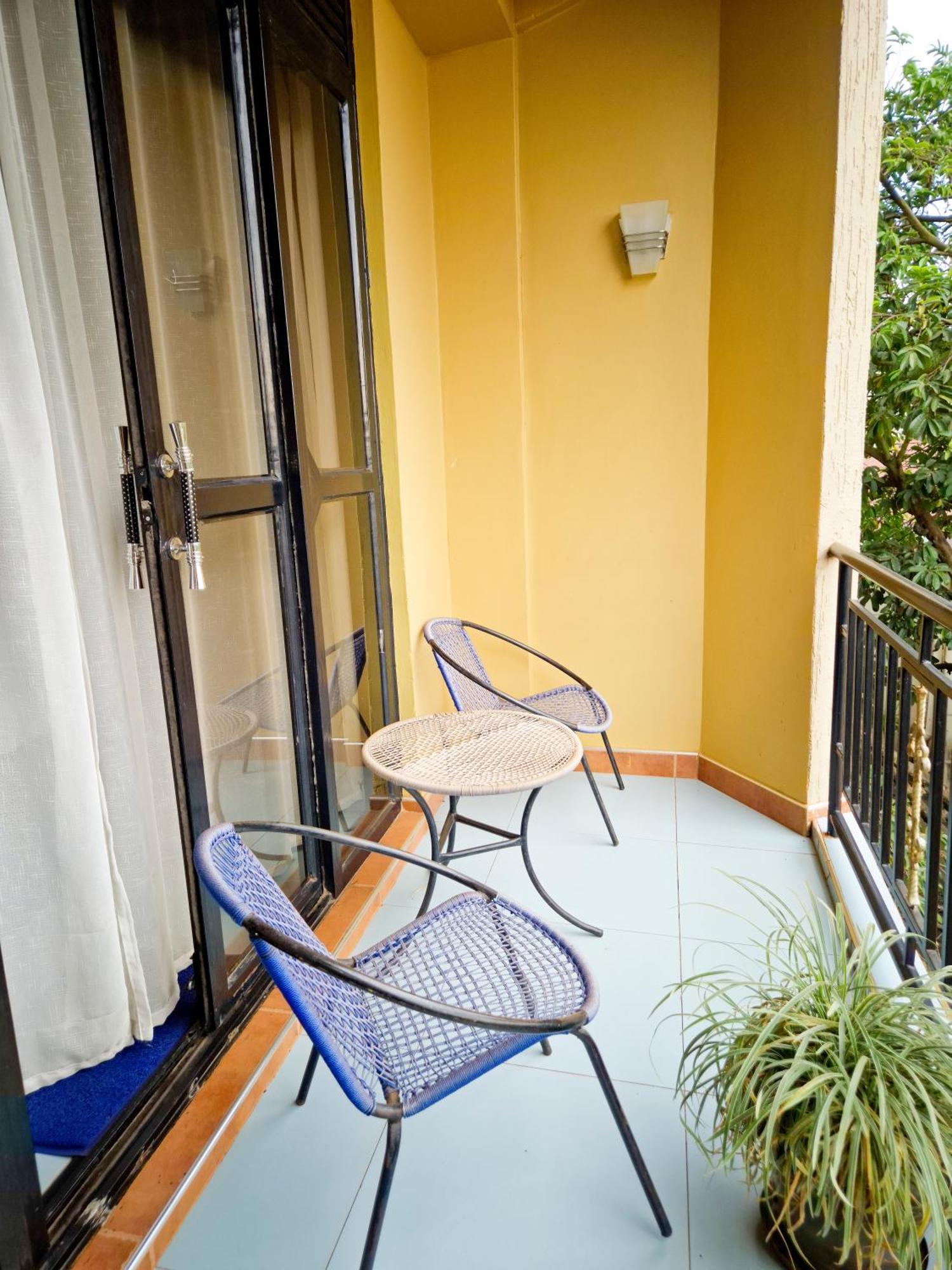Hendo Hotel Entebbe Exterior foto